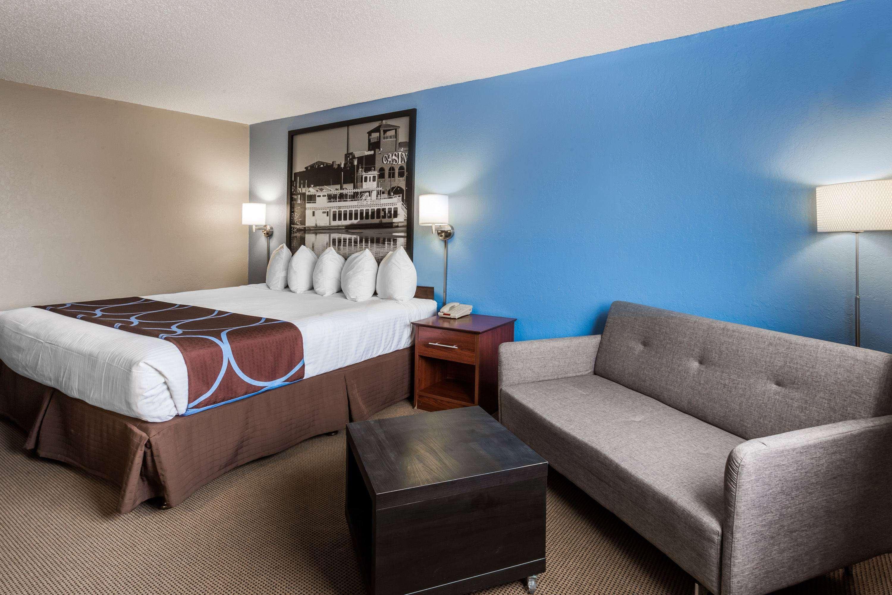Super 8 By Wyndham Dubuque Motel Eksteriør billede